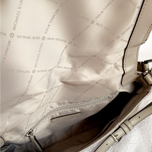 NEW❗️MICHAEL KORS BEDFORD MEDIUM CONVERTIBLE FLAP CROSSBODY/SHOULDER BAG - Picture 7 of 10